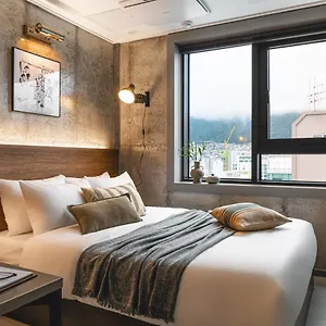 https://urbanstay-boutique-nampo.busan-hotelsweb.com
